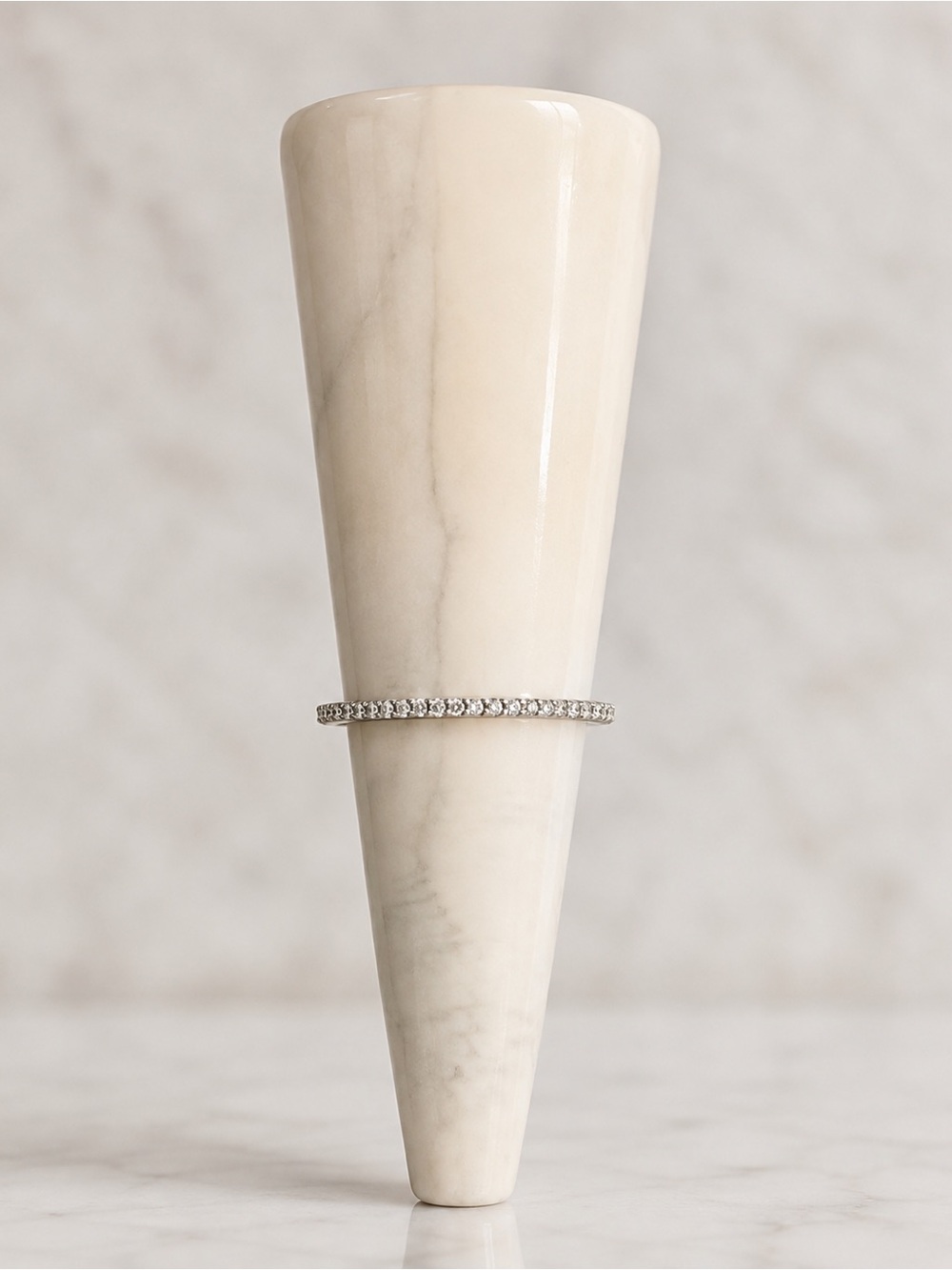 Kendra Scott Angelina 14k White Gold Band with 0.24 Diamonds. Size 7